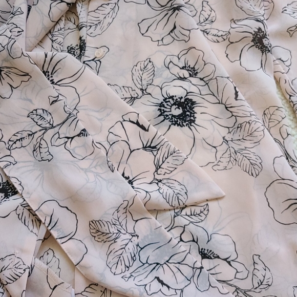 Forever 21 Blouse - Picture 3 of 3